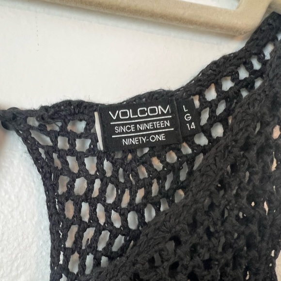 Volcom black cropped crochet tank top with cutout detail on back | size L - Picture 7 of 7